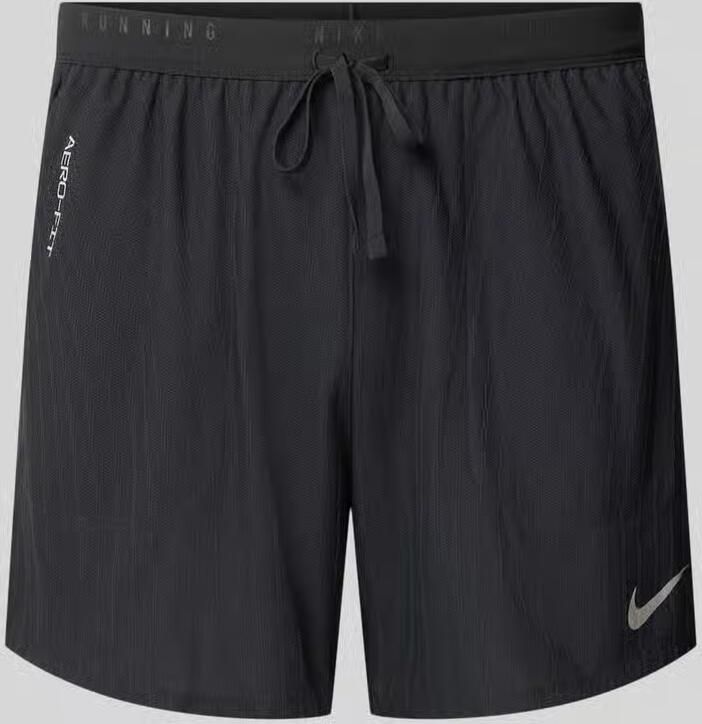 Nike Training Regular fit sportshorts met logodetail