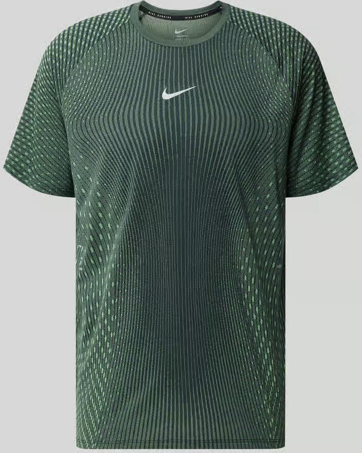 Nike Training regular fit t-shirt met aero-fit-technologie model 'STRIDE'