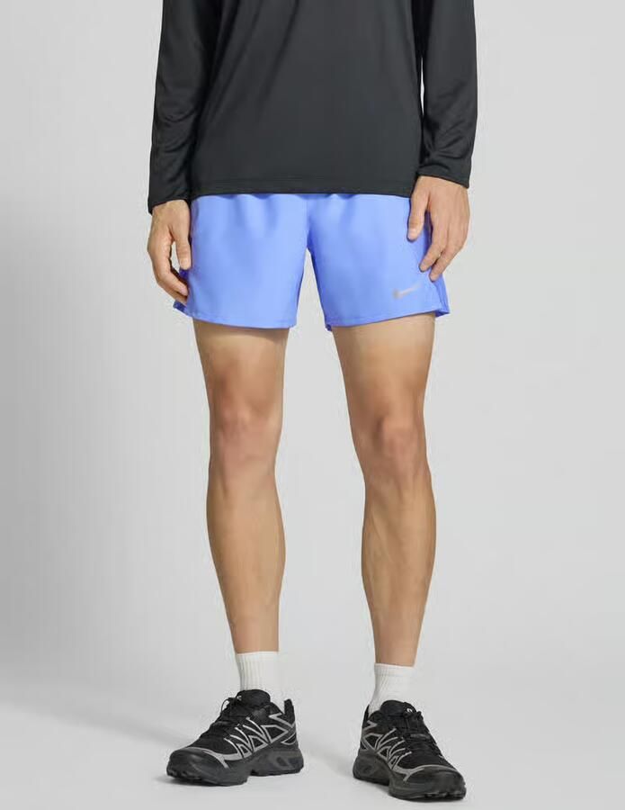 Nike Training Short met zijsteekzakken en logoprint - Foto 3