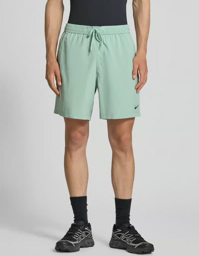 Nike Training Shorts met logoprint en steekzakken - Foto 2