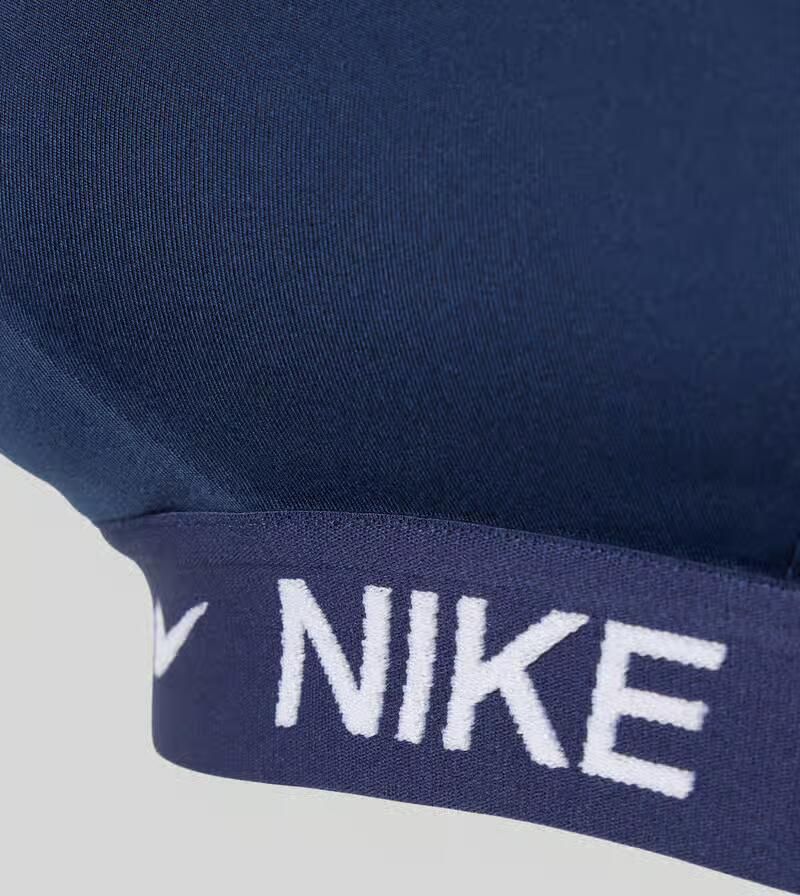 Nike Training slim fit sport-bh met logodetail model 'Indy'