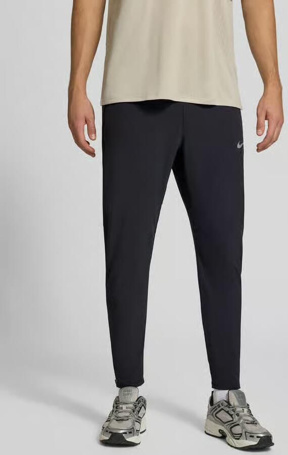 Nike Training slim fit trainingsbroek met dri-fit-technologie model 'Stride' - Foto 3