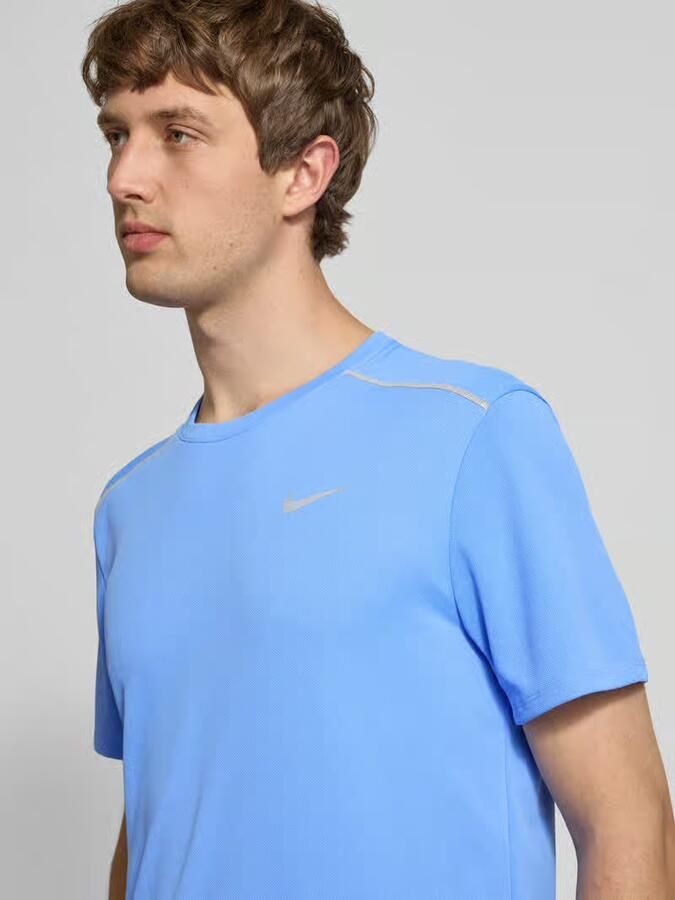 Nike Training T-shirt met ronde hals en logo