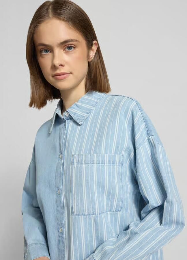 NOISY MAY Oversized jeansblouse met borstzak model 'KATRI'