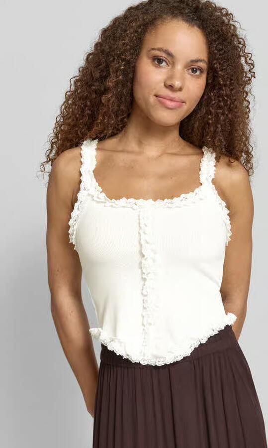 NOISY MAY Slim fit top van viscosemix met kant model 'Scale'
