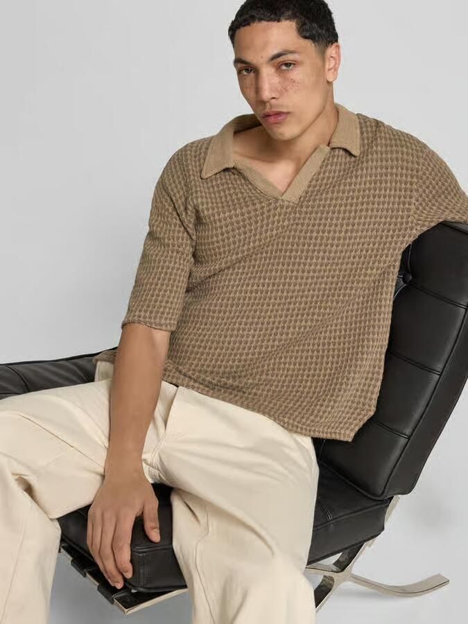 Officine Générale Poloshirt met V-hals