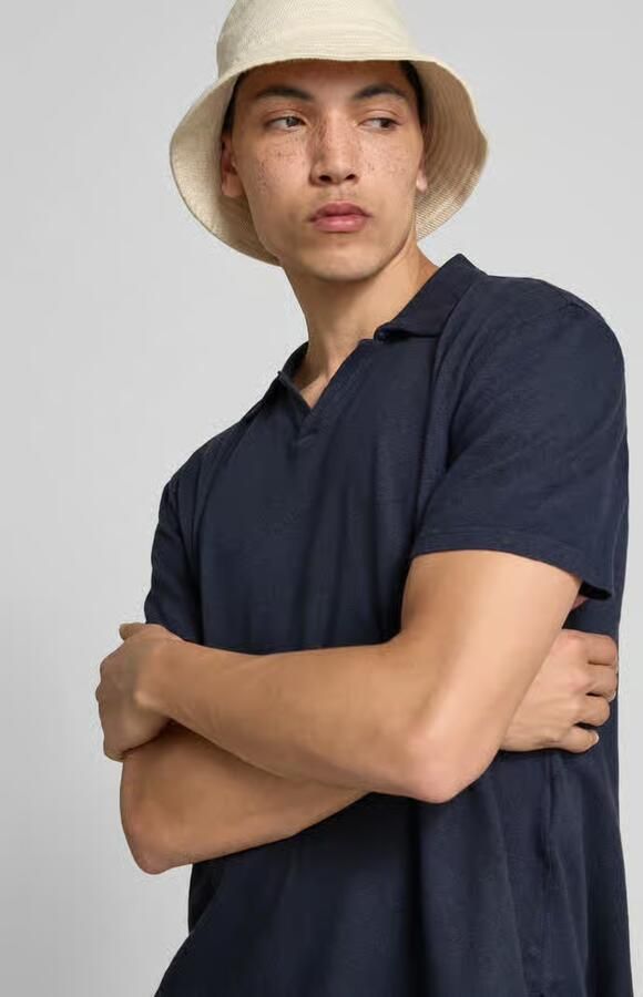 Officine Générale Poloshirt met V-hals