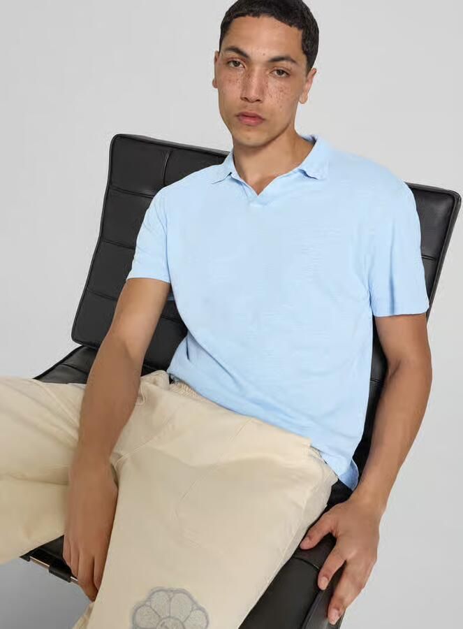 Officine Générale Poloshirt met V-hals