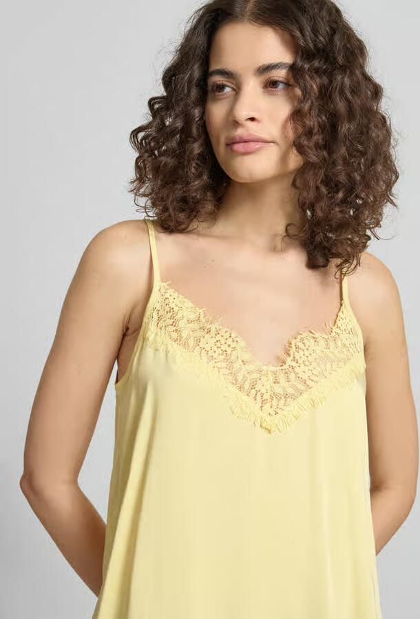 OH APRIL Relaxed fit top met kant Model 'Tami'