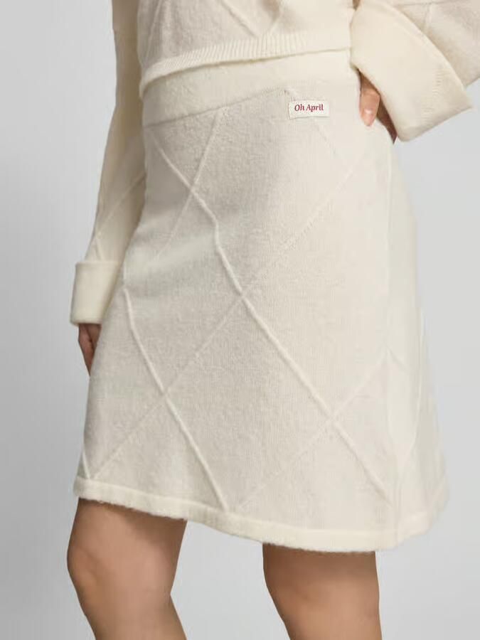 OH APRIL Knie-lange rok met labelpatch
