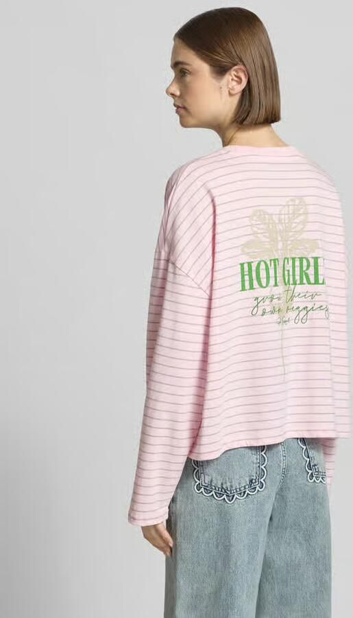 OH APRIL Shirt met lange mouwen met statementprint op de achterkant - Foto 4