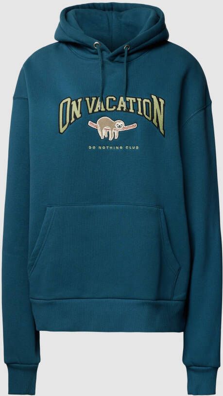 On Vacation Hoodie met labelstitching model 'UNISEX'