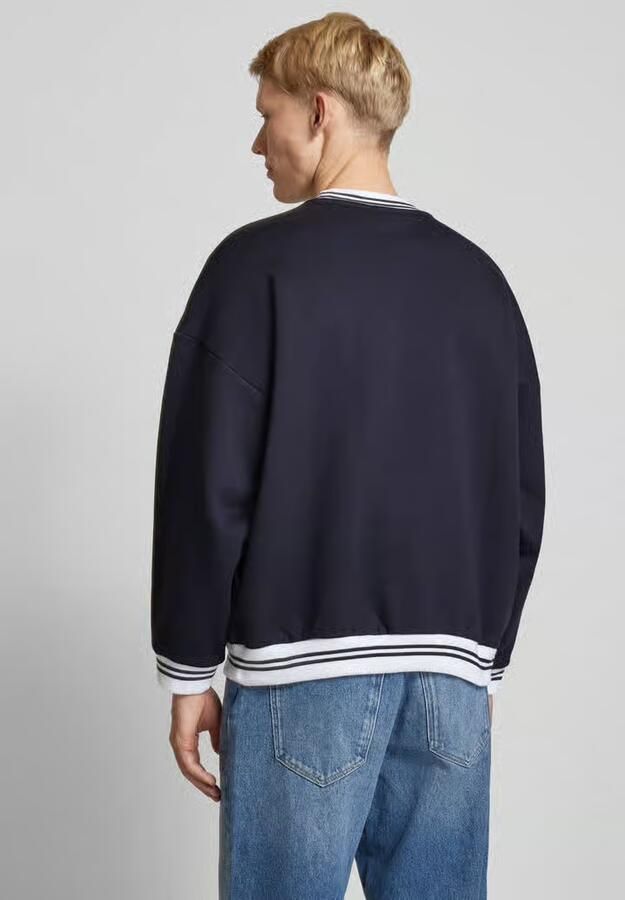 On Vacation Sweatshirt met labelprint model 'Laurel'