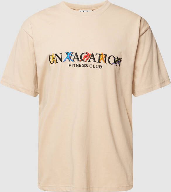 On Vacation T-shirt met ronde hals model 'Fitness'