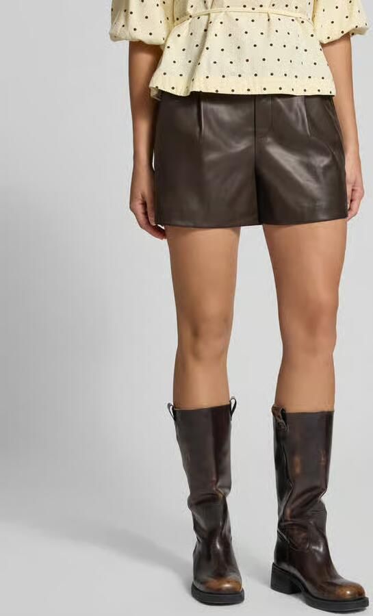 ONLY imitatieleren regular fit casual short met plooien bruin - Foto 2