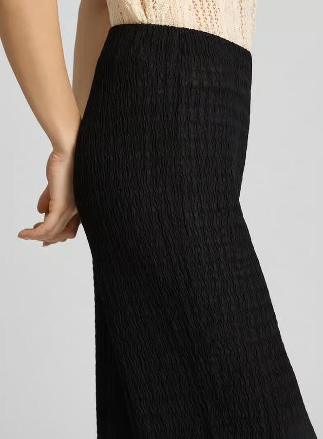 Only broek met rechte pijpen in structuurlook model 'ILSE'