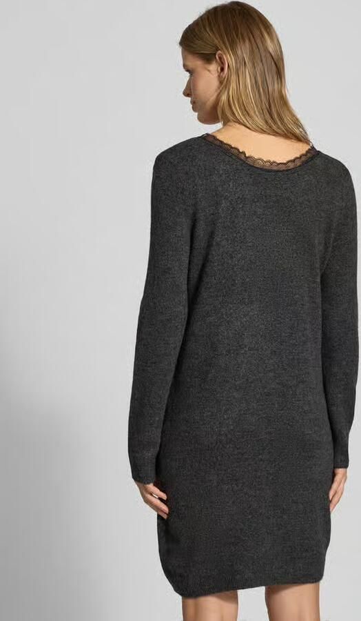 Only Getailleerde gebreide jurk met V-hals model 'TAMMY'