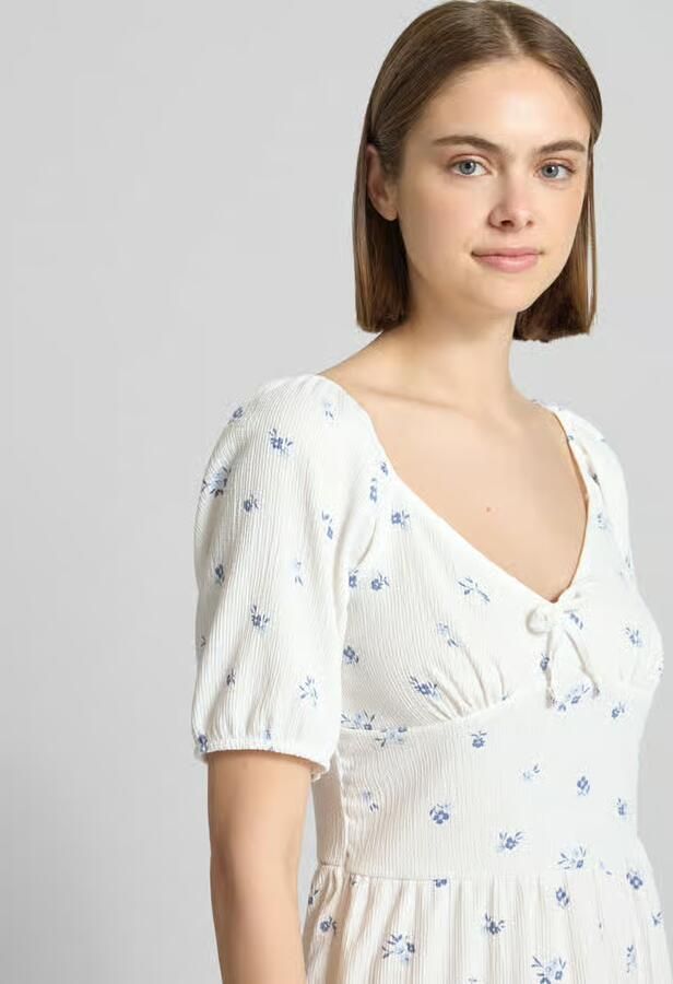 Only mini-jurk met pofmouwen model 'HILLARY'