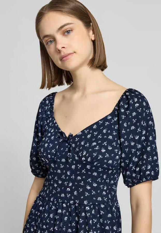 Only mini-jurk met pofmouwen model 'HILLARY'