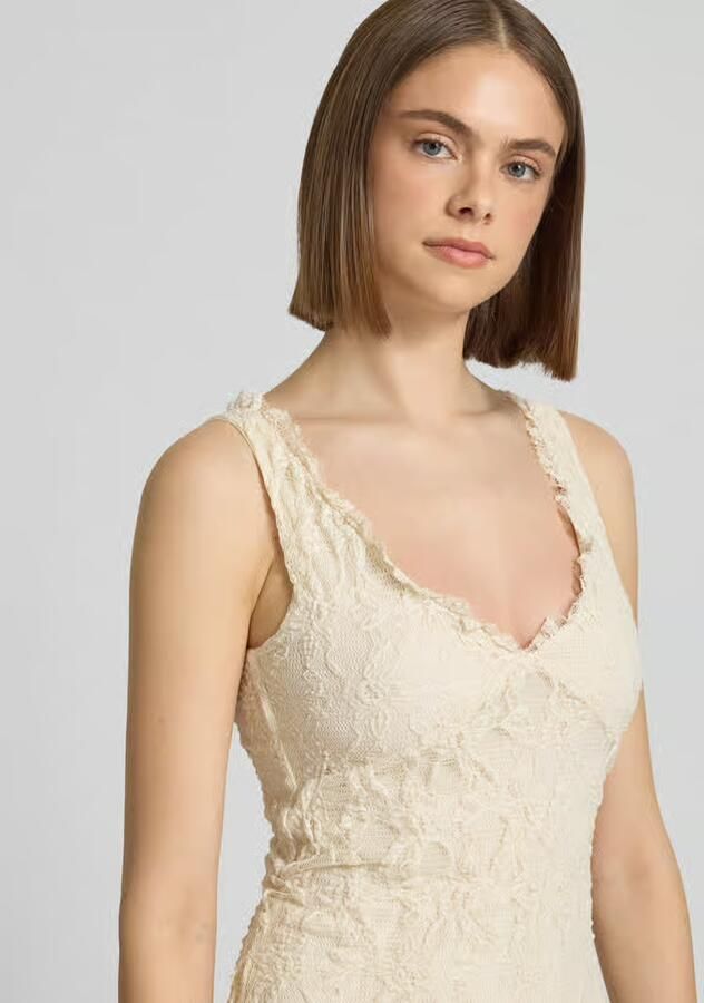 Only Nauw kanten jurk met diepe V-hals model 'ALBINA'