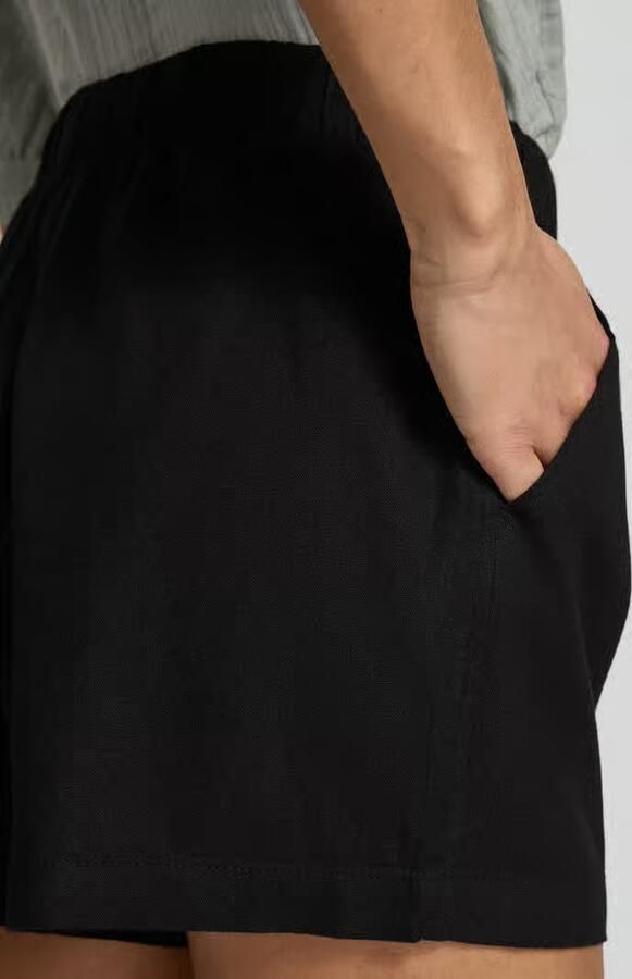 Only relaxed fit bermuda's van mix van viscose en linnen model 'GOA'