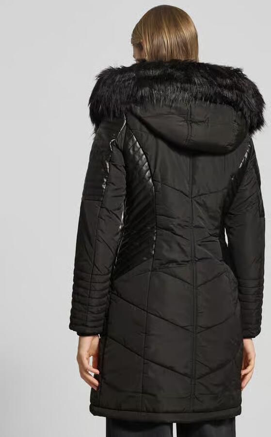 Only Shaped fit gewatteerde lange jas in kunstleerlook model 'NEWLINETTE'