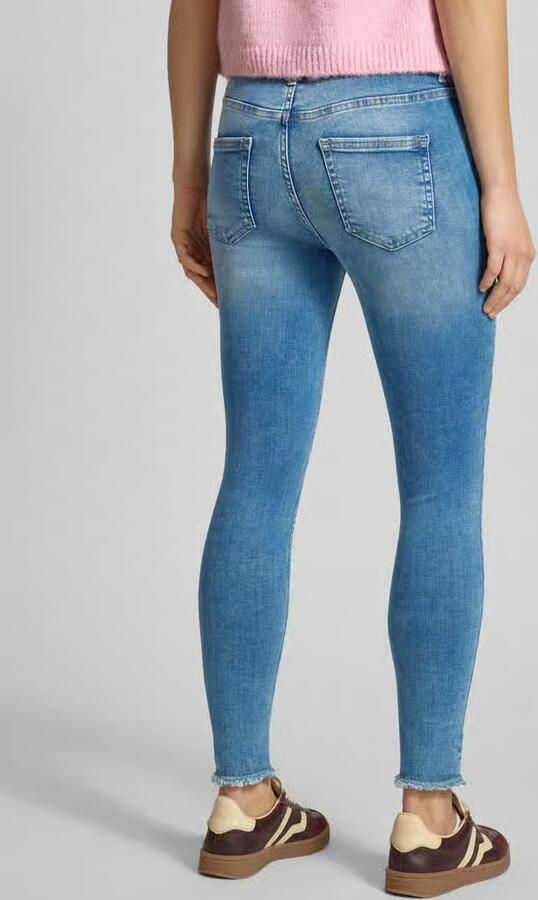 Only Ankle jeans ONLBLUSH – Enkeljeans met open zomen voor moderne looks Schuureffecten modieus skinny fit ronde hals regular fit - Foto 4
