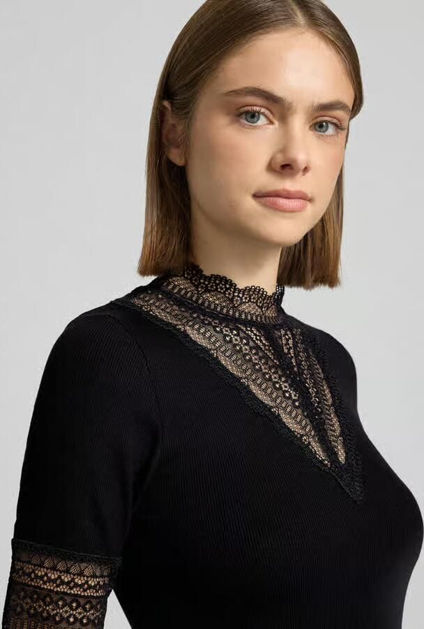 Only Kanten shirt ONLTILDE HIGHNECK S S TOP JRS NOOS
