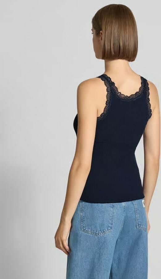 Only Tanktop ONLSARA – Tanktop met kantdetail bij de halslijn regular fit modisch jersey ribstof ronde hals - Foto 6