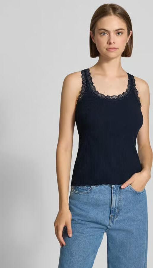 Only Tanktop ONLSARA – Tanktop met kantdetail bij de halslijn regular fit modisch jersey ribstof ronde hals - Foto 7