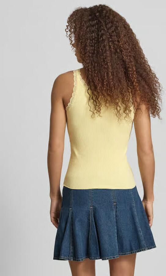 Only Tanktop ONLSARA – Tanktop met kantdetail bij de halslijn regular fit modisch jersey ribstof ronde hals - Foto 7