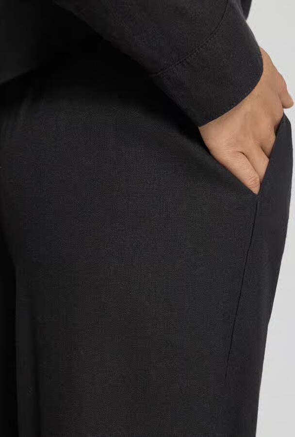 Only Wijd uitlopende broek van mix van viscose en linnen model 'GOA'