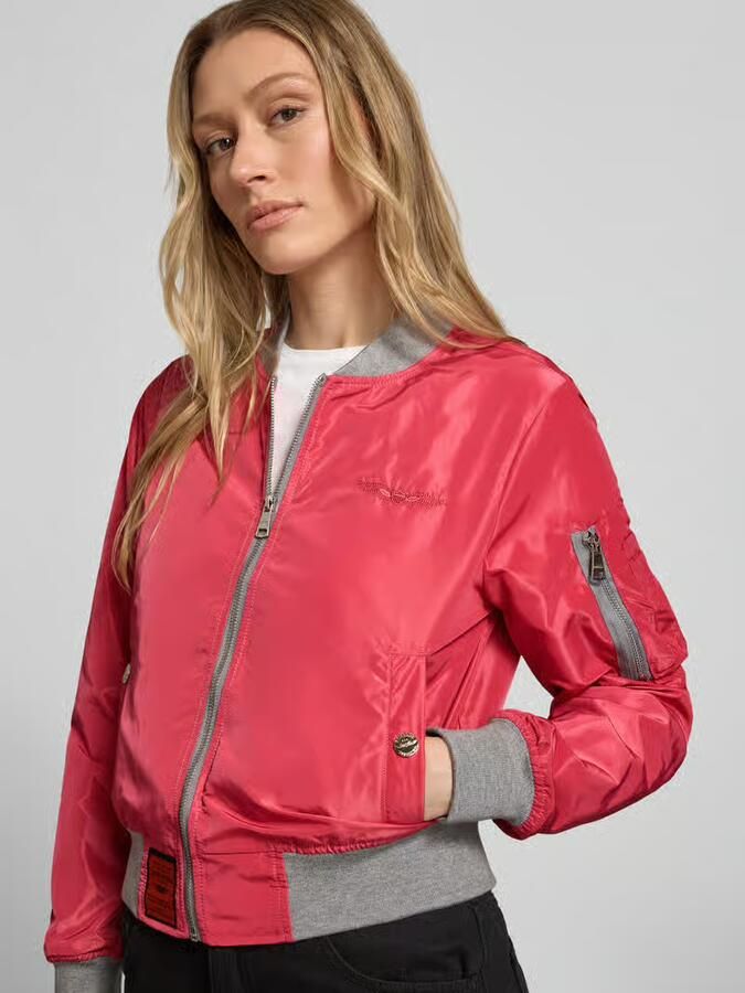 Original Bombers bomberjack met labelpatch en ritszak op de mouwen