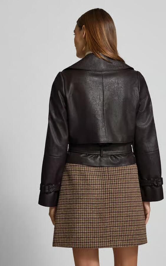 Oui Jack in leerlook met reverskraag en riem