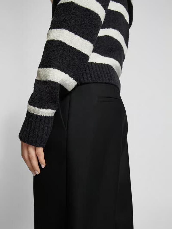 P&C* curated by Anouk Yve Culottes met bandplooien capsulegarderobe