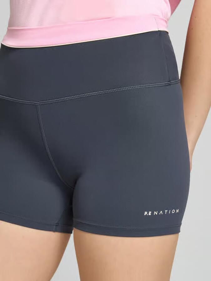 P.E Nation slim fit short met logoprint model 'Reflect'
