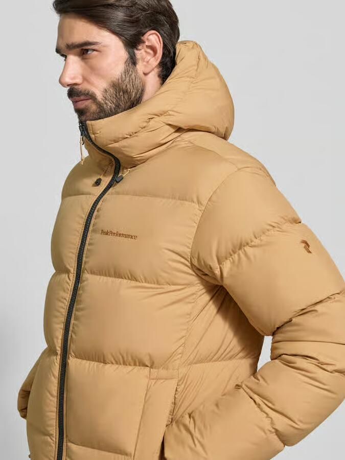 Peak Performance Gewatteerd jack met capuchon en labelstitching - Foto 2