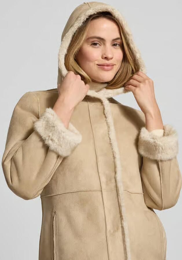 PETITE M. Lange keerbare jas met capuchon en steekzakken