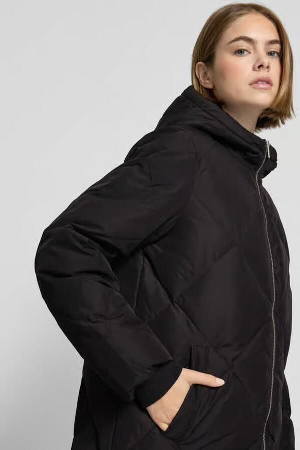 Pieces Comfort fit gewatteerde lange jas met aangenaaide capuchon model 'NOVELLA'