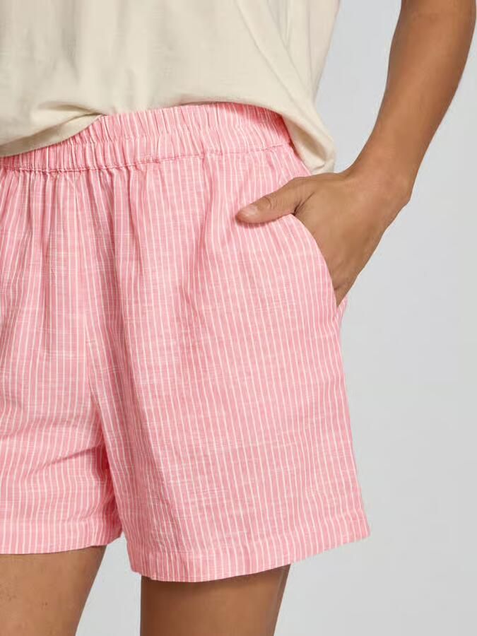 Pieces Loose fit korte broek van een mix van katoen en linnen model 'APIA'