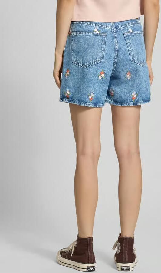 Pieces regular fit korte jeans van puur katoen model 'SKY'