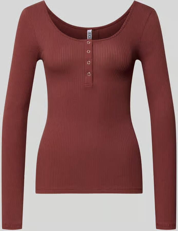 Pieces Slim fit T-shirt van katoenmix met kort drukknooppaneel model 'KITTE' - Foto 2