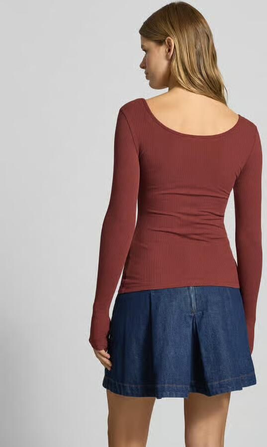 Pieces Slim fit T-shirt van katoenmix met kort drukknooppaneel model 'KITTE' - Foto 8