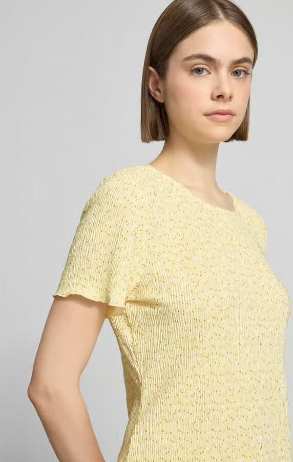 Pieces slim fit T-shirt met all-over motief model 'FLORA'
