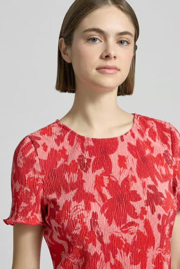 Pieces slim fit T-shirt met all-over motief model 'FLORA'