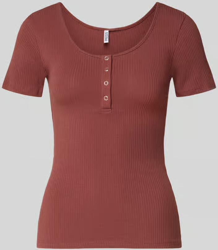 Pieces Slim fit T-shirt van katoenmix met kort drukknooppaneel model 'KITTE' - Foto 9