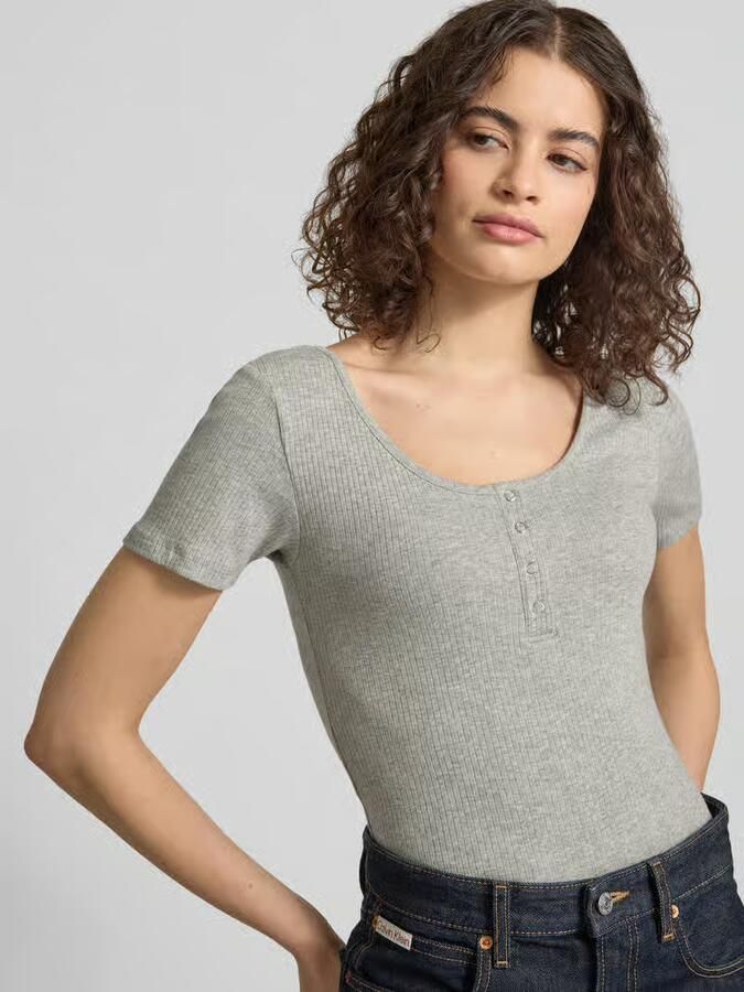 Pieces slim fit T-shirt van katoenmix model 'KITTE'