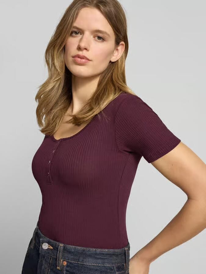Pieces slim fit T-shirt van katoenmix model 'KITTE'