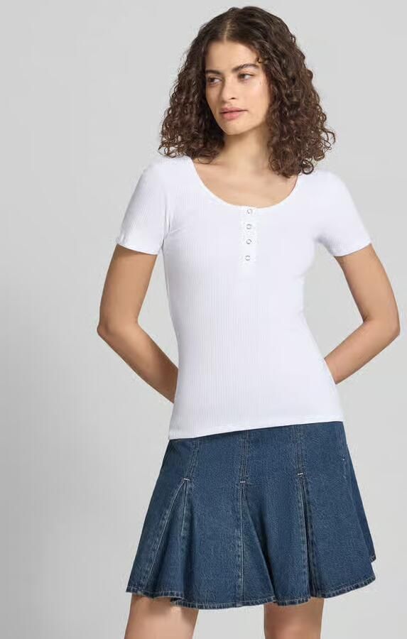 Pieces Slim fit T-shirt van katoenmix met kort drukknooppaneel model 'KITTE' - Foto 5