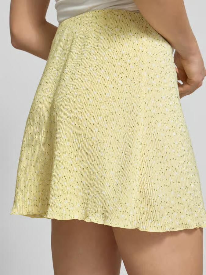 Pieces Uitlopende mini-rok met all-over motief model 'FLORA'